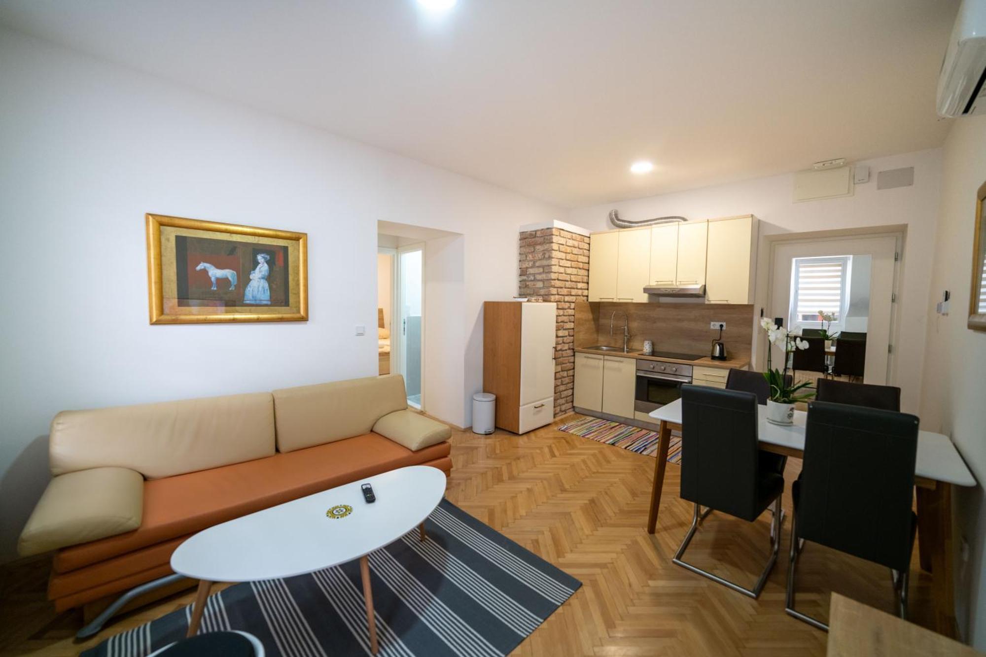 Apartment Four Seasons