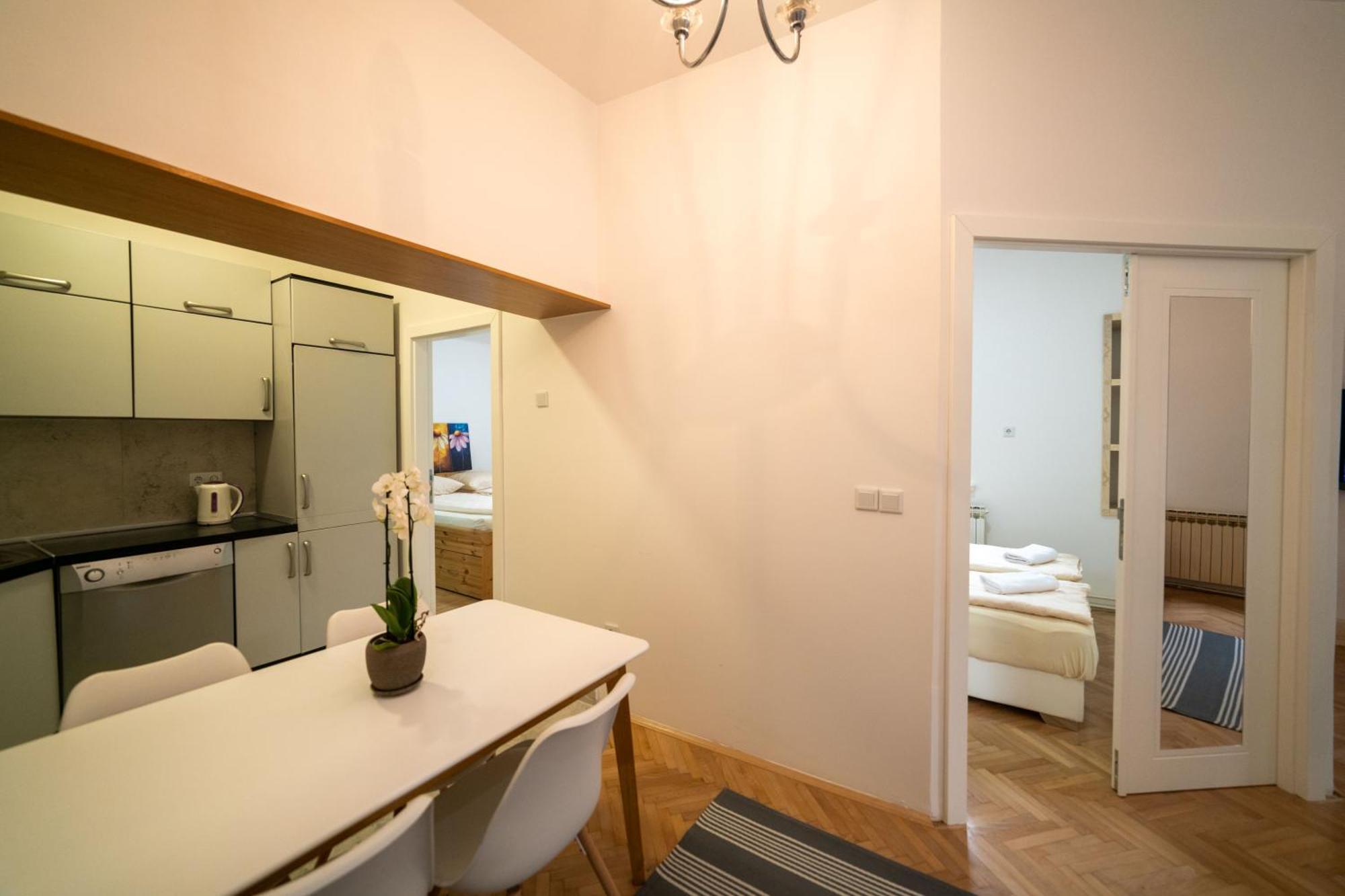 Four Seasons Apartment
